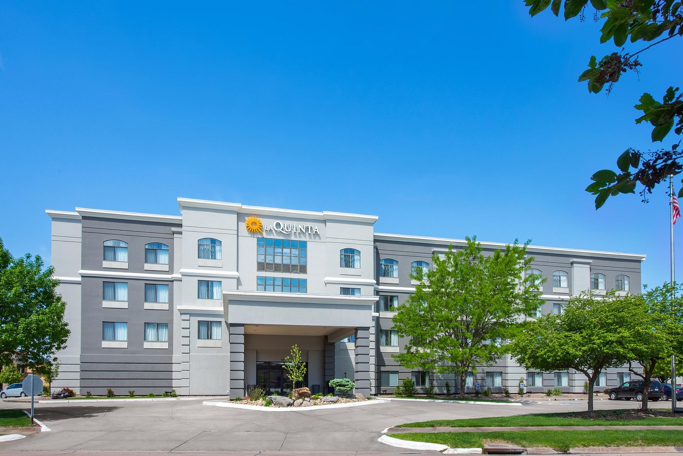 LA QUINTA INN & SUITES BY WYNDHAM KEARNEY Updated 2024 Prices & Hotel