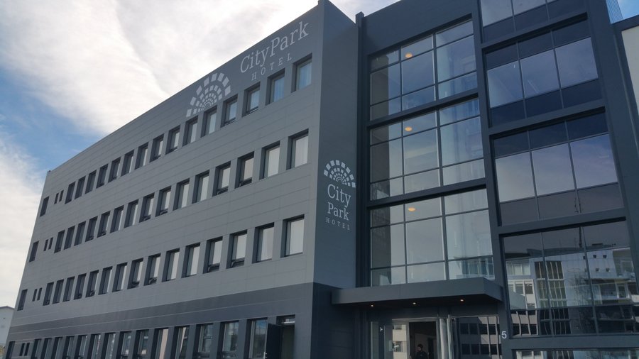 City Park Hotel front