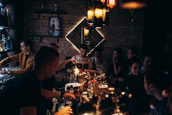 LUNCA speakeasy bar image