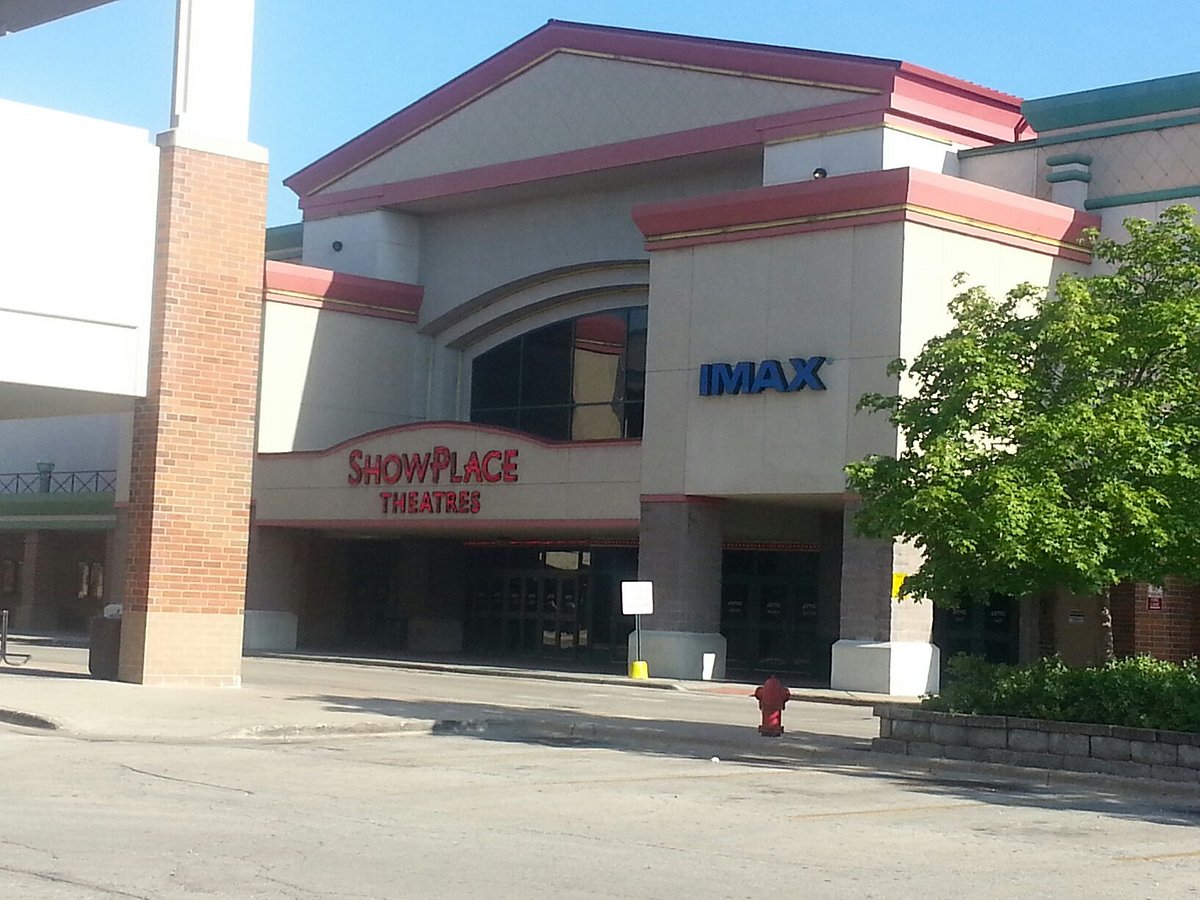 AMC Showplace Village Crossing 18 (Skokie) - All You Need to Know