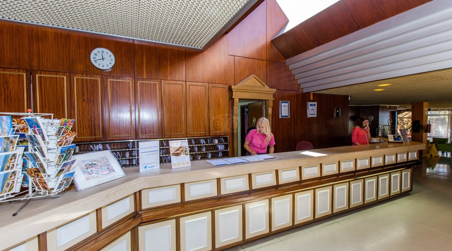 Front Desk at the Auramar Beach Resort