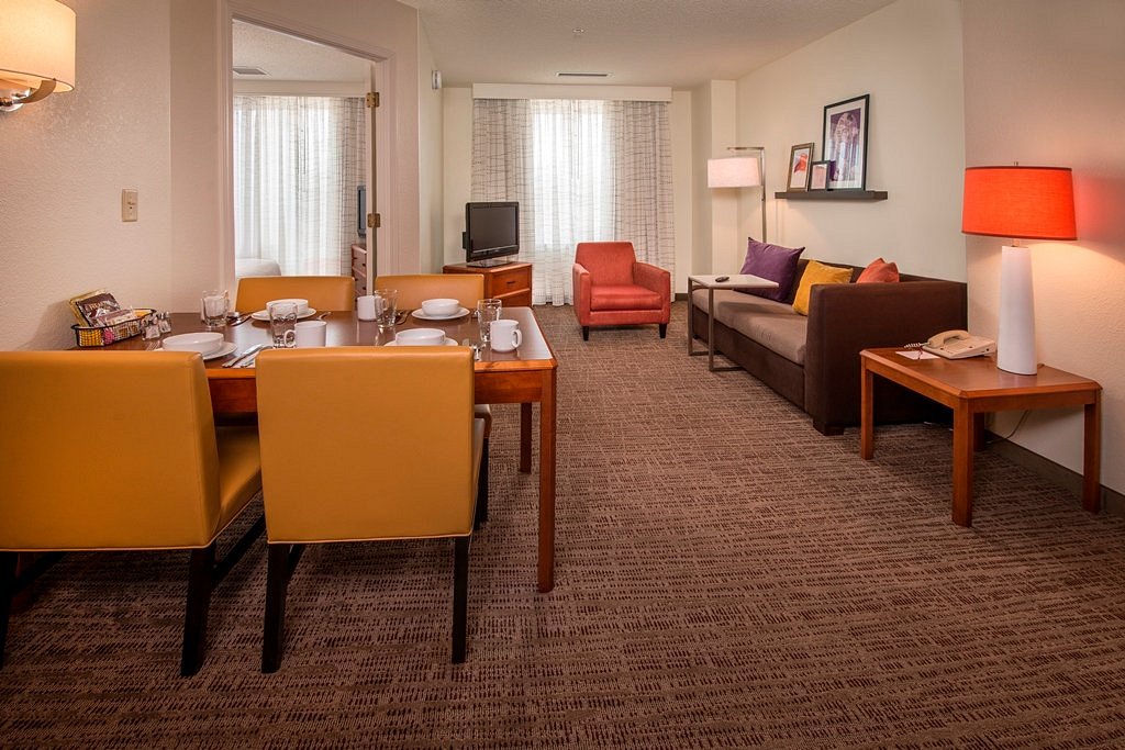 Residence Inn by Marriott Alexandria Old Town/Duke Street Rooms ...