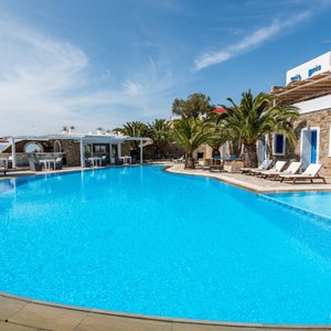 The Pool at the San Antonio Summerland Hotel