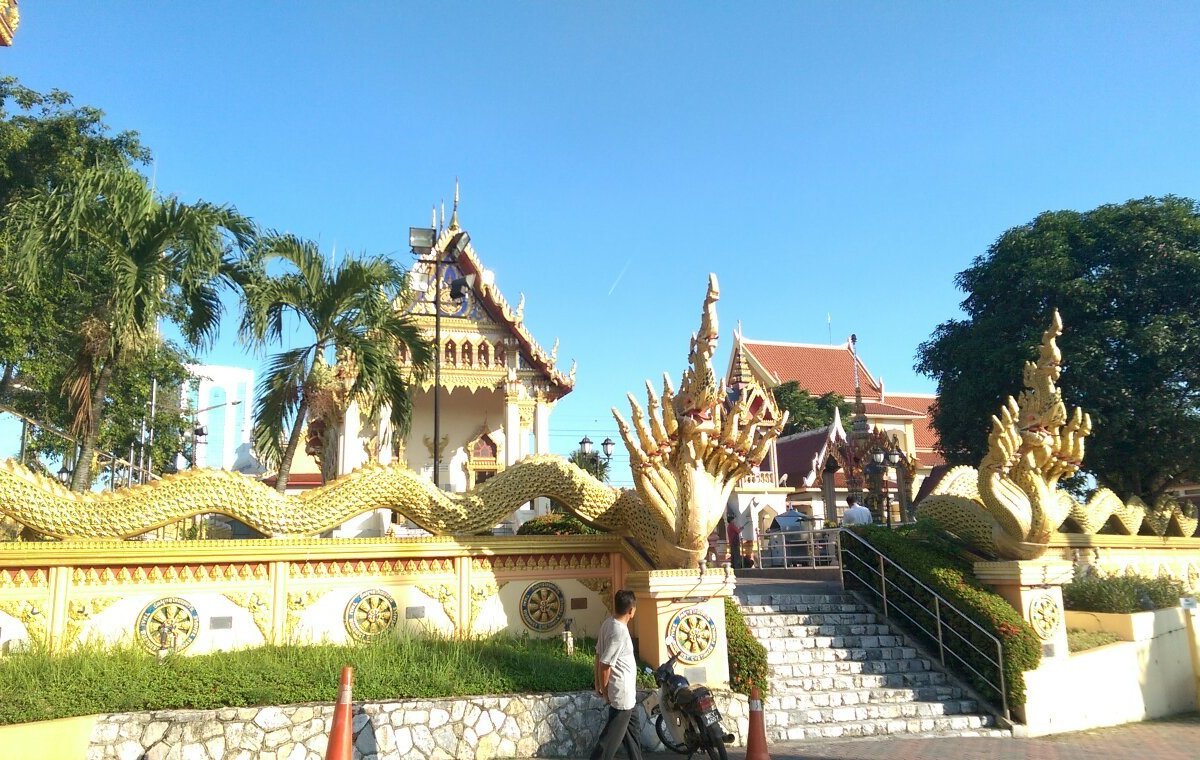 thai buddhist chetawan temple