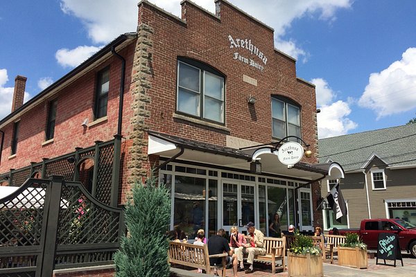 In Torrington, Pop's Dogs serves lunch outside, rain or shine