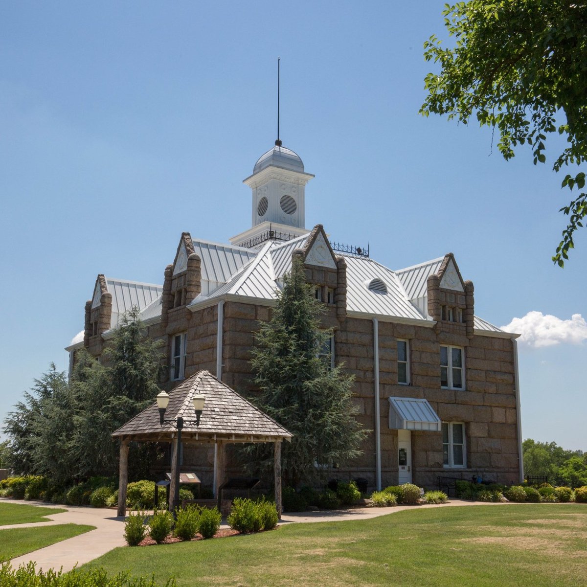 Chickasaw National Capital Building and Museum (Tishomingo) Lo que se