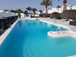 Apartamentos Livvo Las Gaviotas in Lanzarote, image may contain: Pool, Swimming Pool, Hotel, Resort