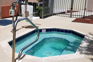 Pool & Beach