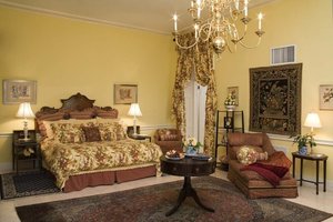 Room & Suite