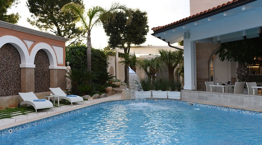 la piscina