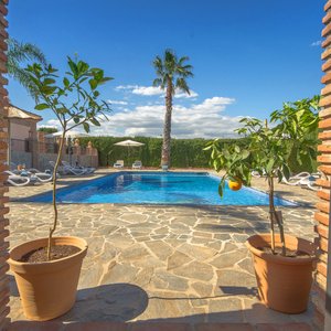 Villa CONMIGO: take a refreshing swim in the large swimming pool (5,5m x 11,5m)