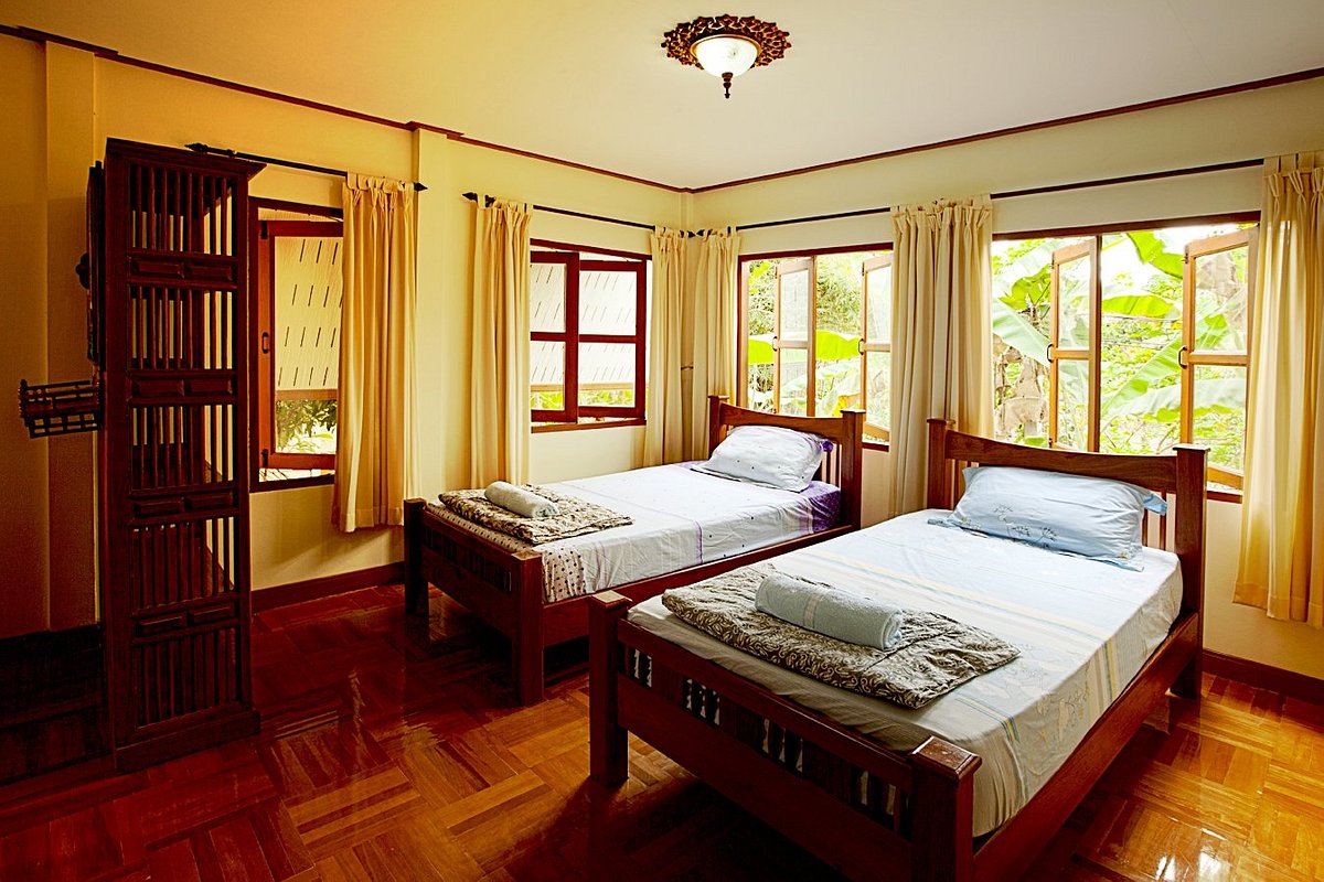 Ruen Namyen Resort, hotel em Amphawa