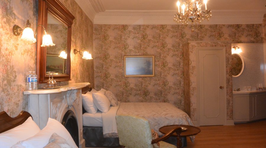 Standard 2 double beds