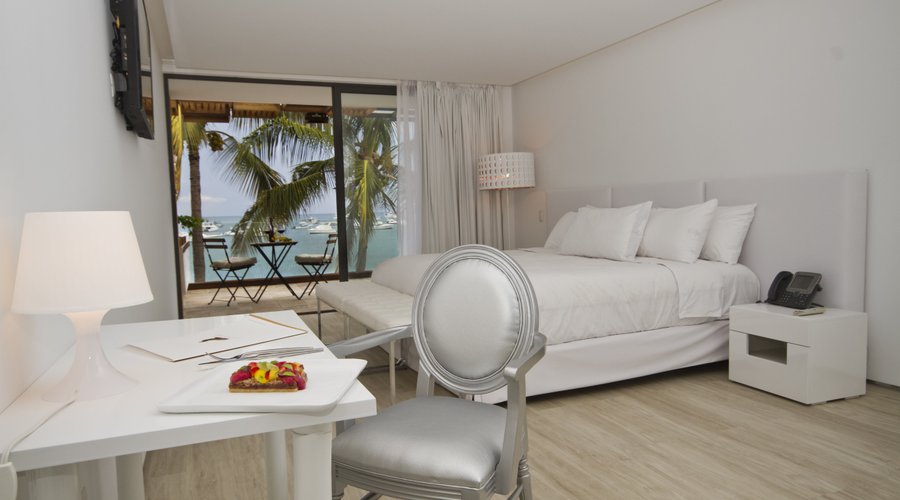 Deluxe water front view
