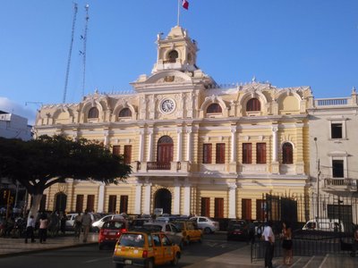 PLAZA DE ARMAS DE JOSÉ LEONARDO ORTIZ LAMBAYEQUE PERÚ