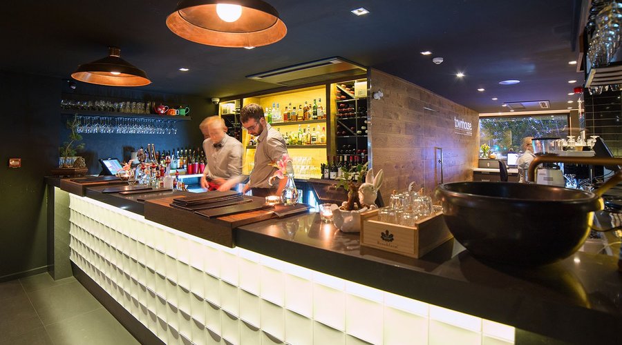 Bar
