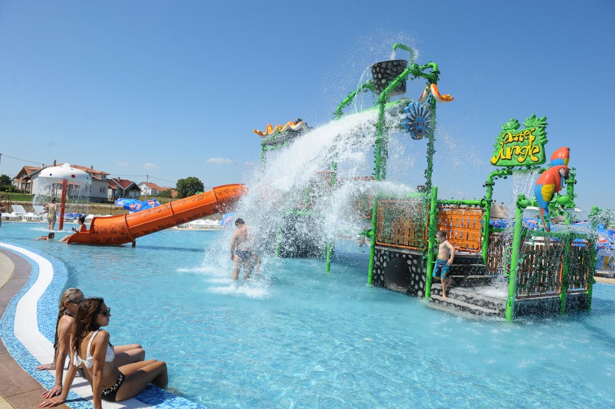 S-Club Jakovo Pool Pictures & Reviews - Tripadvisor