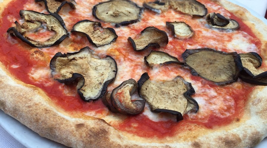 Pizza con melanzane