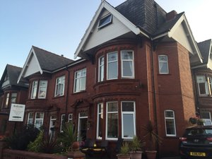 THE BEAUCLIFFE - Updated 2022 Prices & B&B Reviews (Blackpool, England)