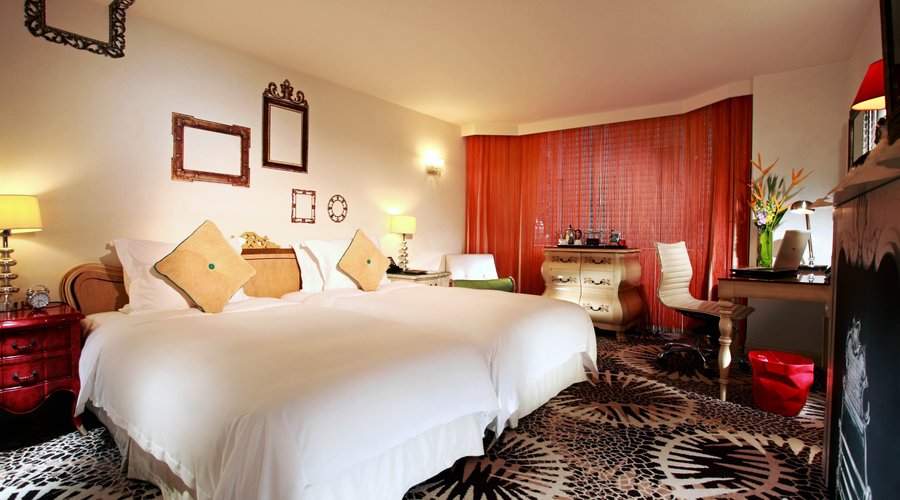 Guest Room - Deluxe Twin Room