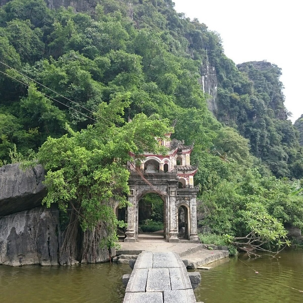 Bich Dong Pagoda in Ninh Binh, Vietnam: The ULTIMATE Guide!