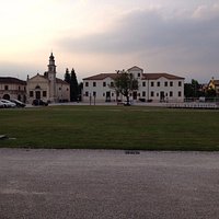 La meravigliosa piazza di Badoere
