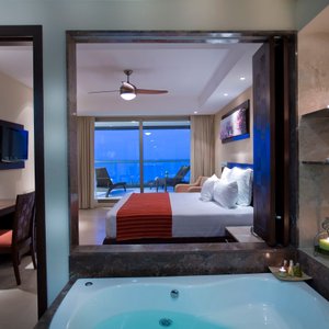 Sunset Plaza Beach Resort, hotel in Puerto Vallarta