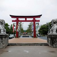 Wakamiyaoji Dori at Geba, Kamakura