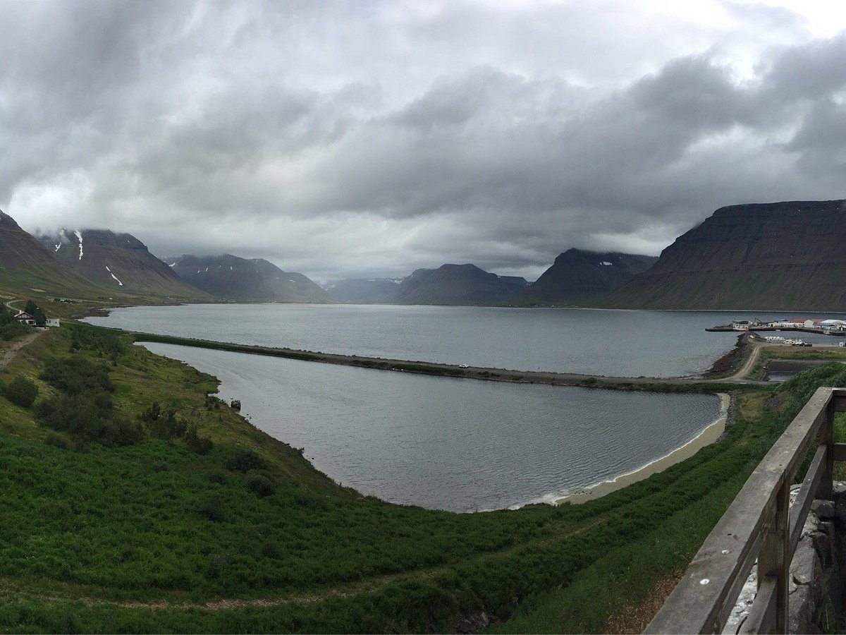 bs tours isafjordur