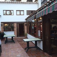 Un sitio espectacular en un entorno inigualable en la zona. El género es de gran calidad y se en