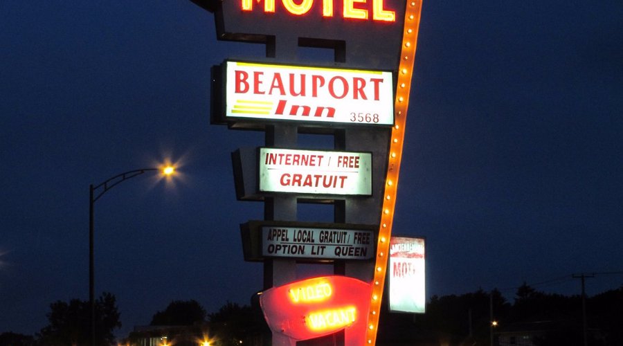 Une belle enseigne rétro !