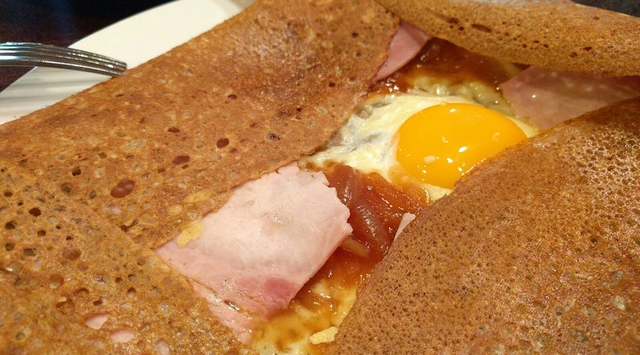 Friendly waitress and interesting and yummy crepe selection. Prices were reasonable.The establis