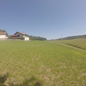 Vistas de los terrenos y de los edificios de la granja