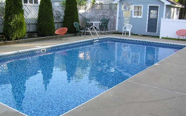 The pool and the area around it was clean, well maintained