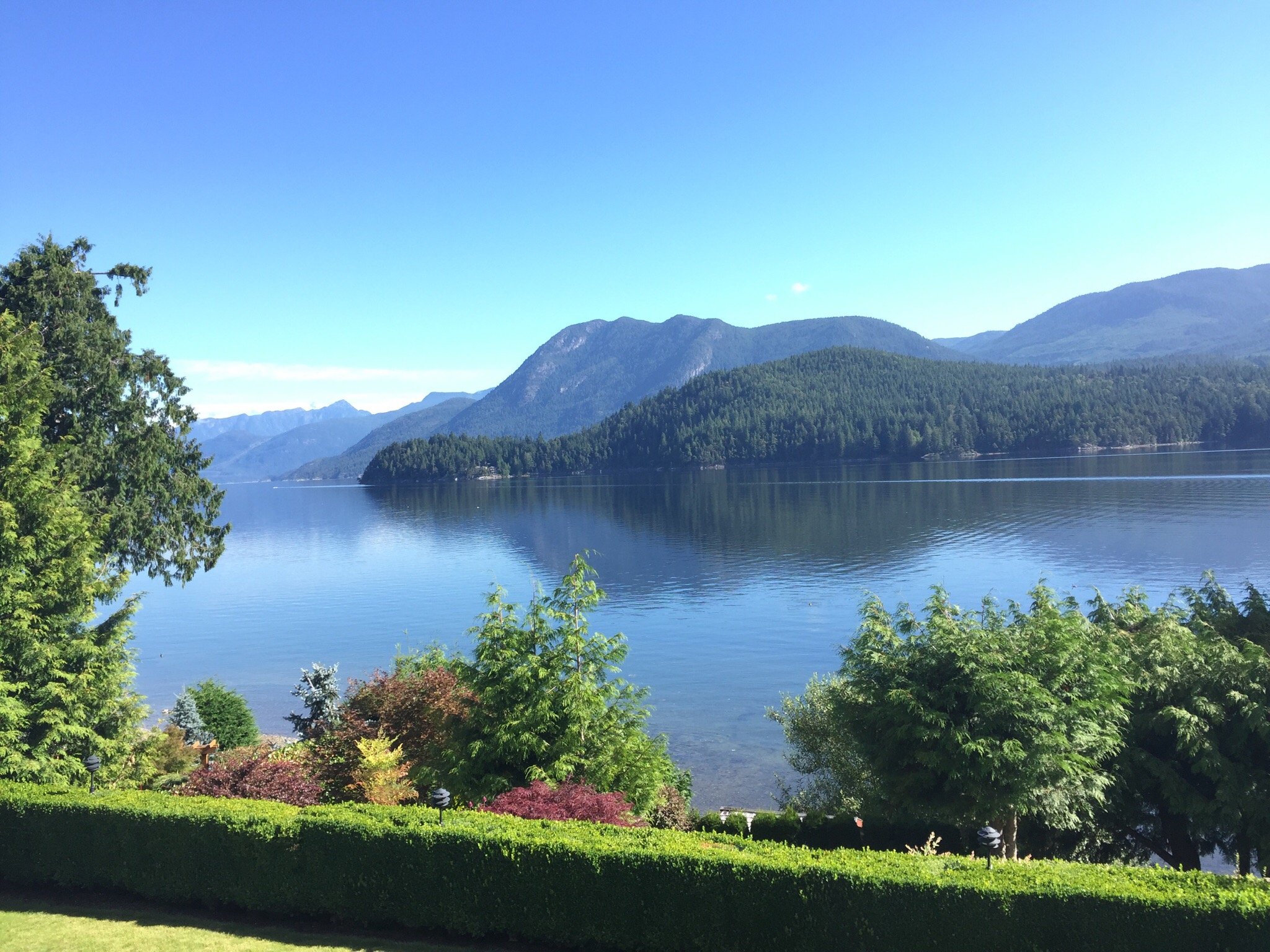 AT THE SHORE B&B - Guest House Reviews (Sechelt, Sunshine Coast)