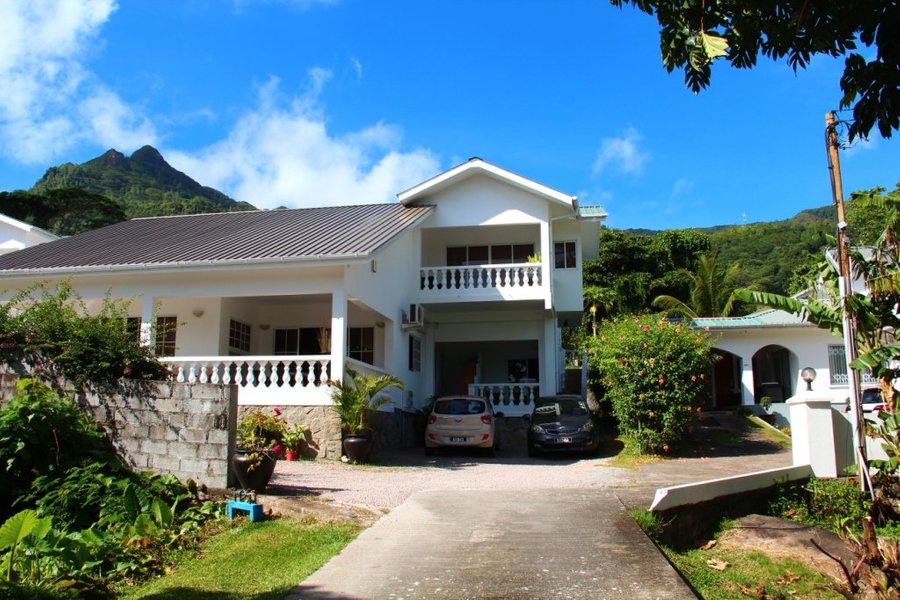 Rowsvilla Self Catering Guest House Seychellesmahe Island