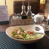 салат в бизнес-ланче с морепродуктами