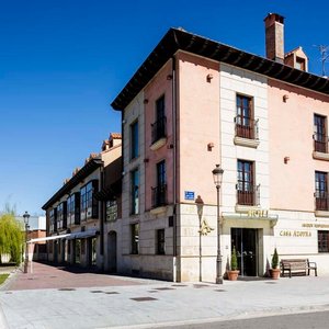 Fachada Hotel Azofra
