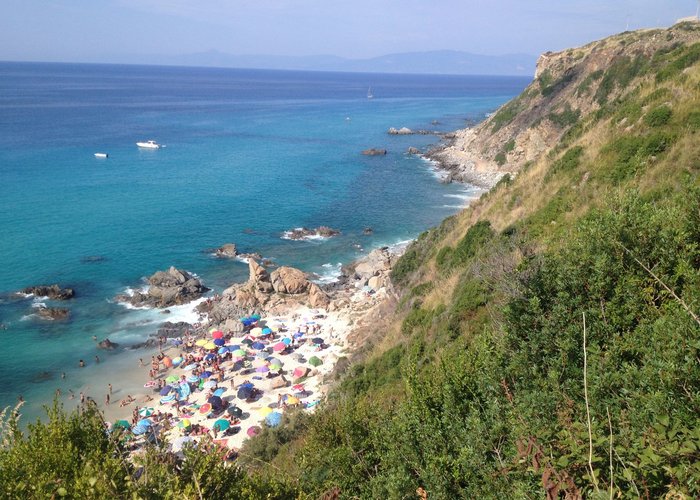 vista della spiaggia adiacente