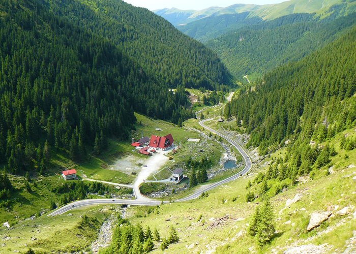 Cascada Capra - a view of the valley an the road under