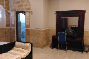 Room & Suite