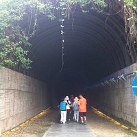 一起走入隧道