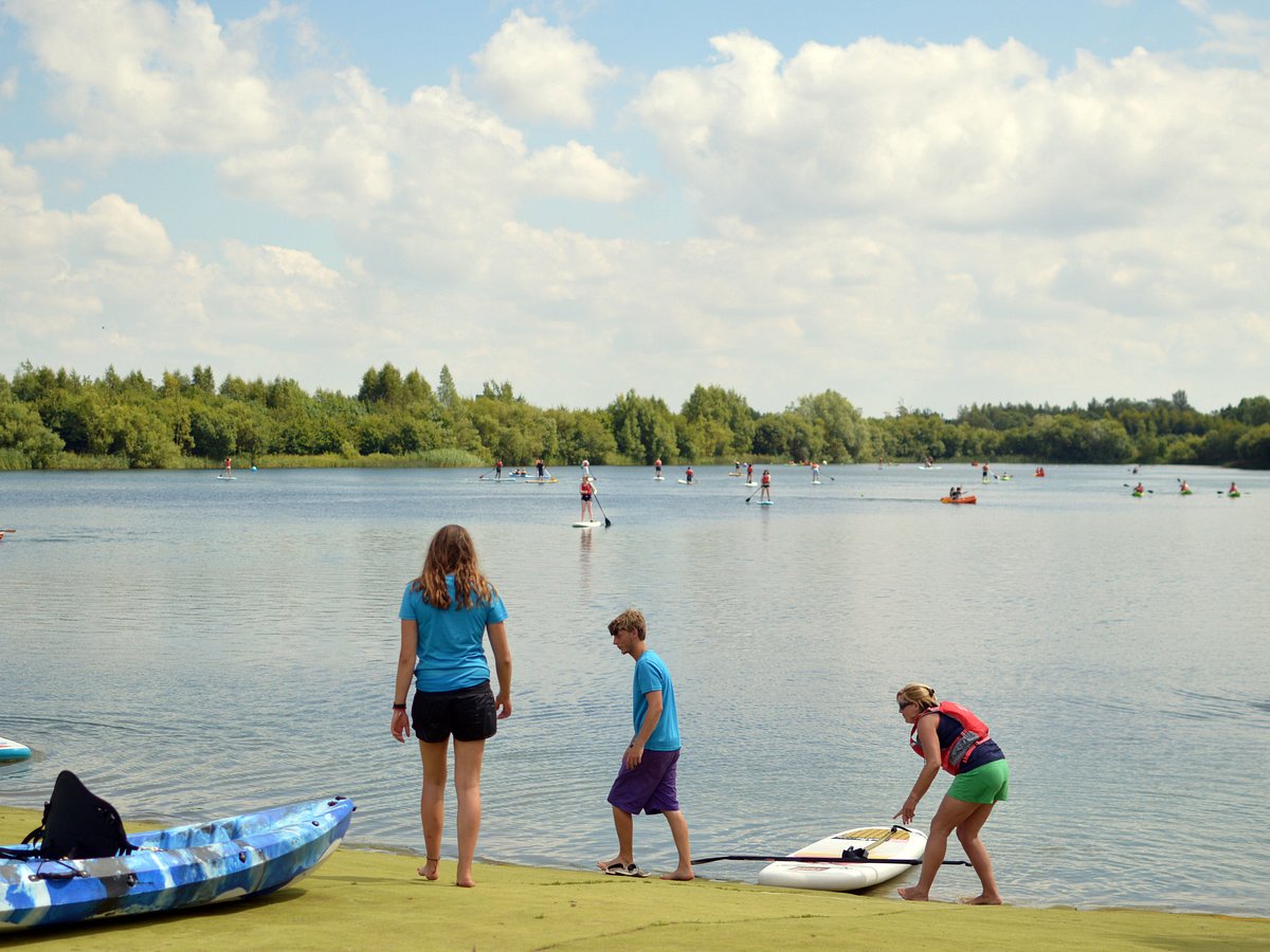 visit cotswold water park