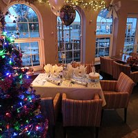 Manor Court kindly decorated one of their tables for my dad's birthday in Dec. Using my decorati