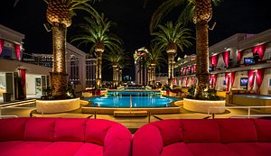 The Cromwell in Las Vegas, image may contain: Hotel, Building, Resort, Pool