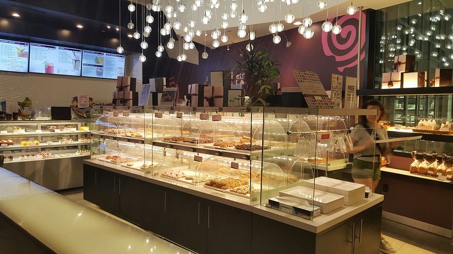 Sweet Hut Bakery & Cafe
