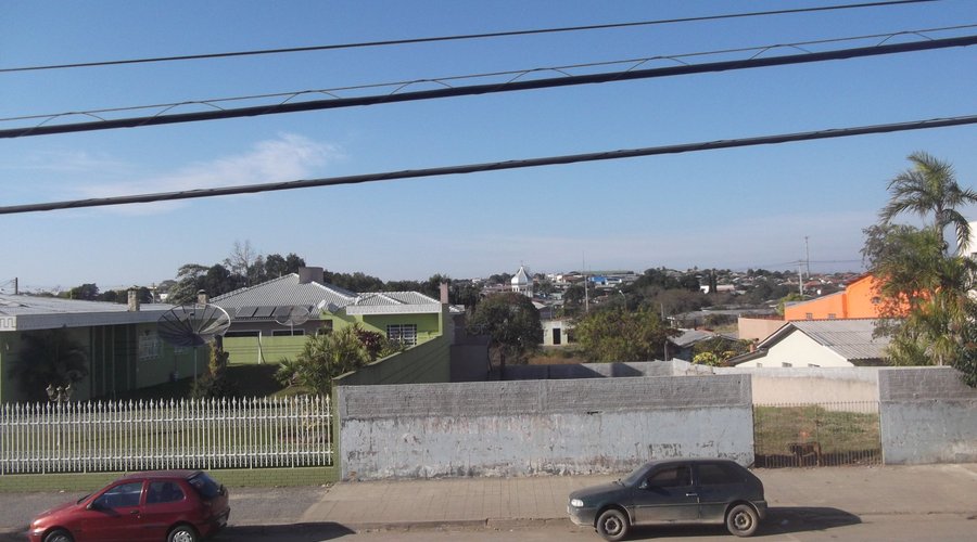 Vista do apartamento de frente para a rua