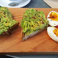 Toasts with avocado & boiled eggs