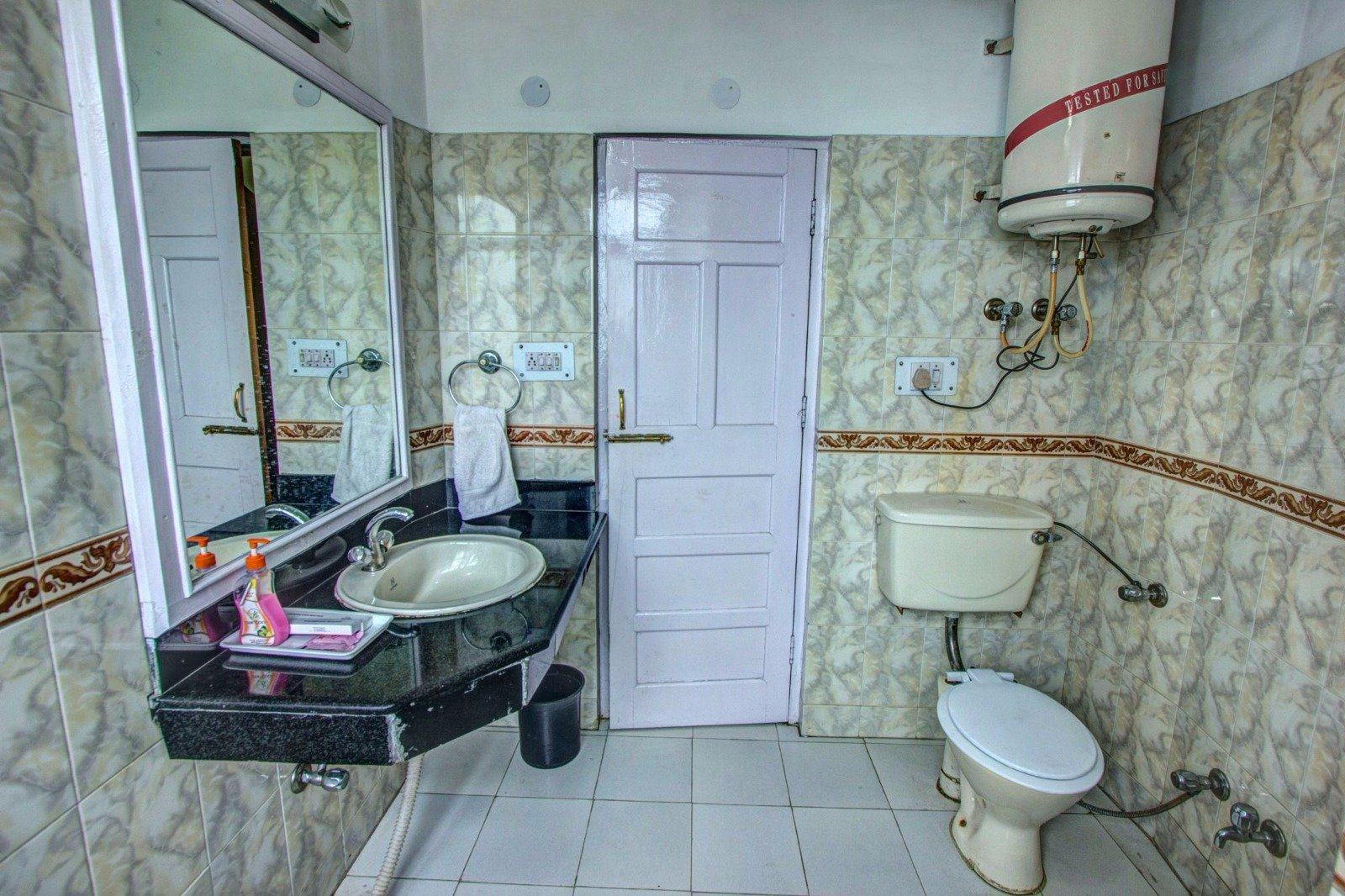 Hotel photo 13 of Khushboo Resorts.