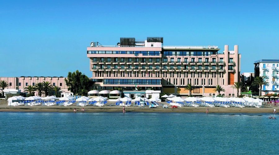 Grand Hotel